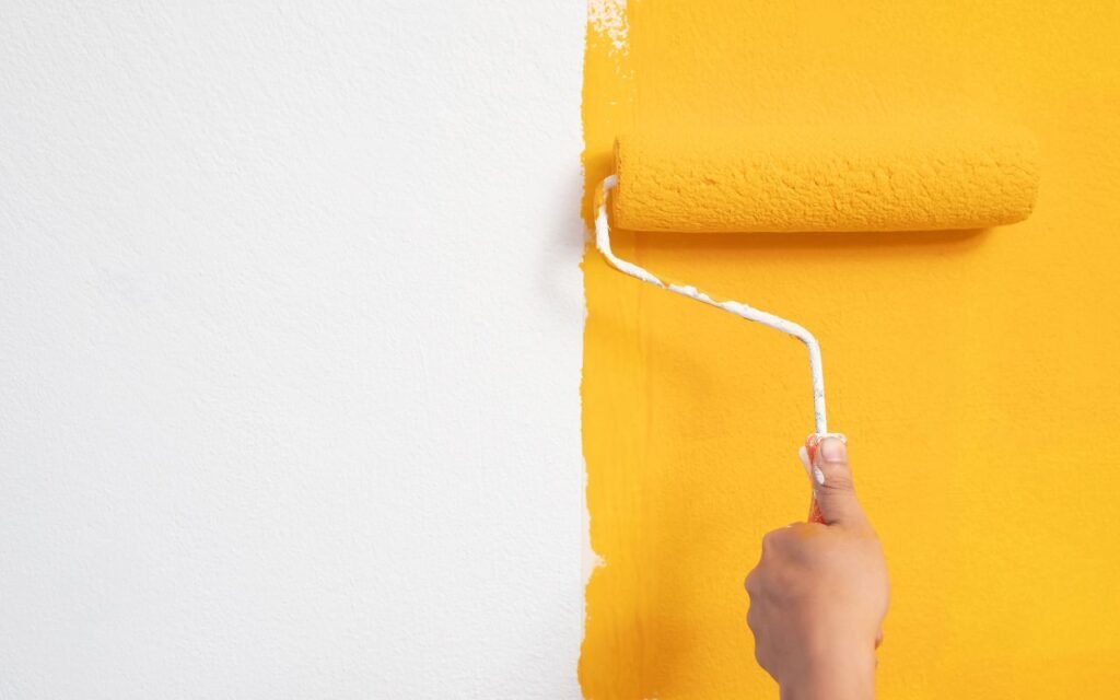 A imobiliária quer que você pinte toda a casa de novo quando sair do aluguel? Veja a verdade sobre isso para não ser enganado.