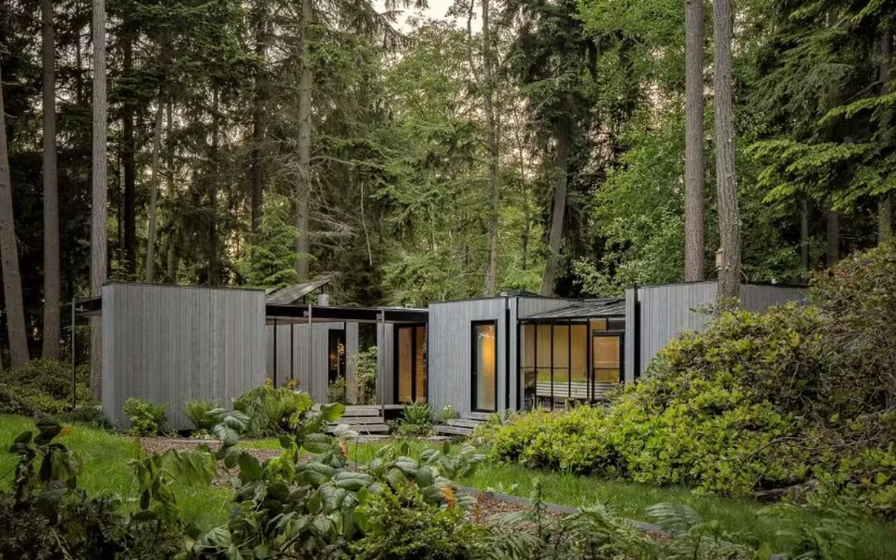 Casa pré-fabricada nos EUA é montada como quebra-cabeça sustentável e tem energia limpa