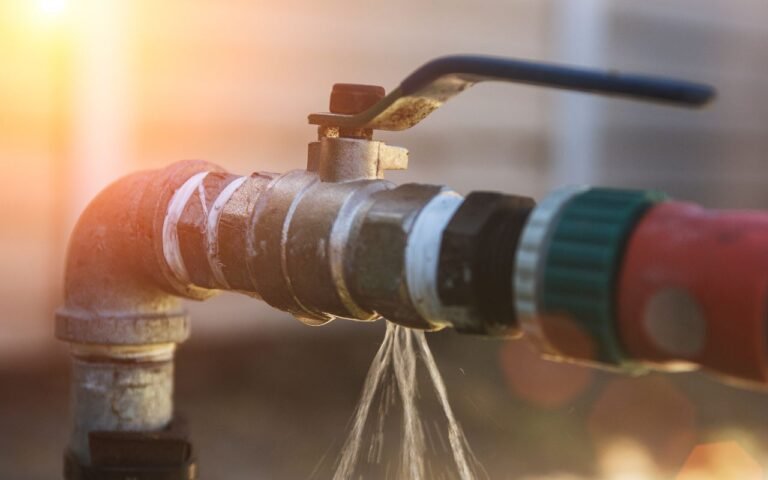 Pode ter vazamento acontecendo na sua casa e você nem sabe disso, mas as pistas e indícios estão por aí; cuidado.