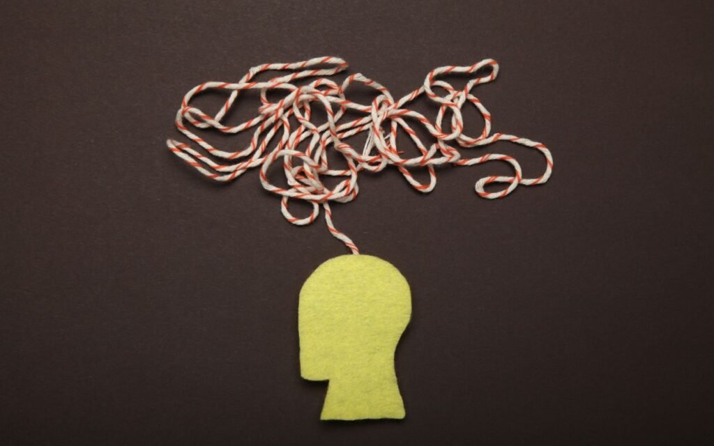 Veja como adaptar a sala da sua casa para aposentar os remédios contra a ansiedade, o estresse e angústia.