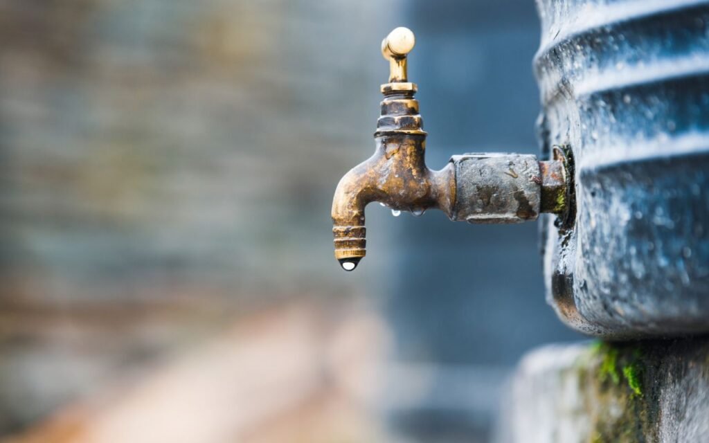 O veneno silencioso que pode estar na sua caixa d'água; veja o alerta