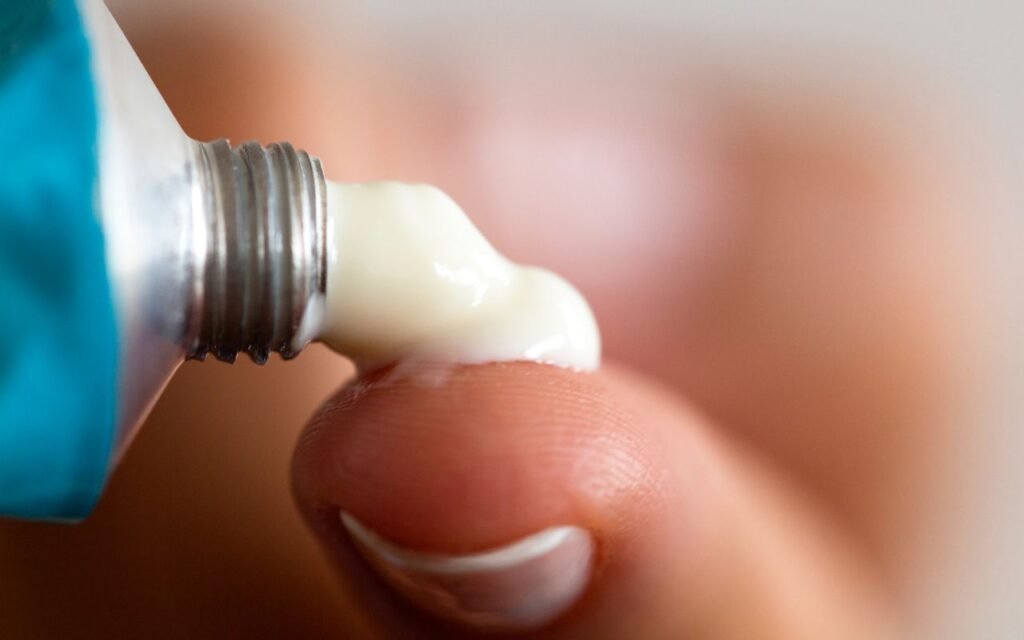 O tempo seco castiga não apenas a sensação térmica, mas o corpo e até a boca. O Bepantol pode resolver o problema.