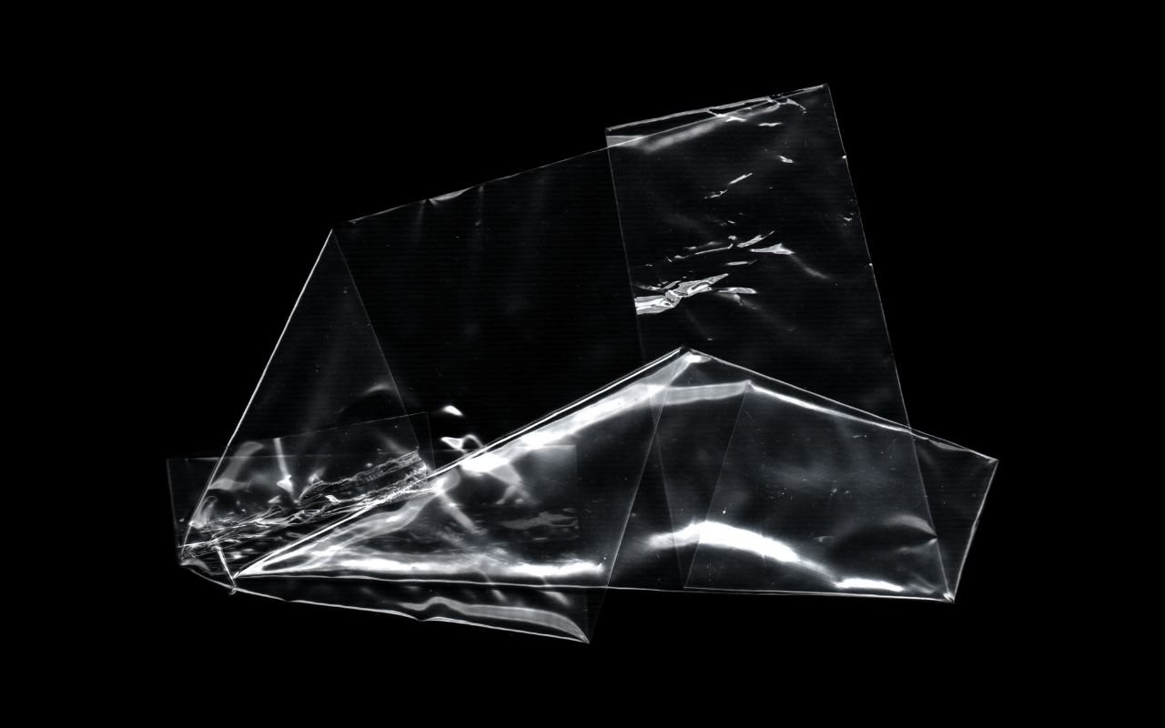 A nova onda para sua cozinha é a toalha de plástico transparente, mas existe um bom motivo para isso.